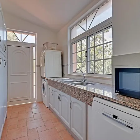 Quinta Da Galina By Portucasa