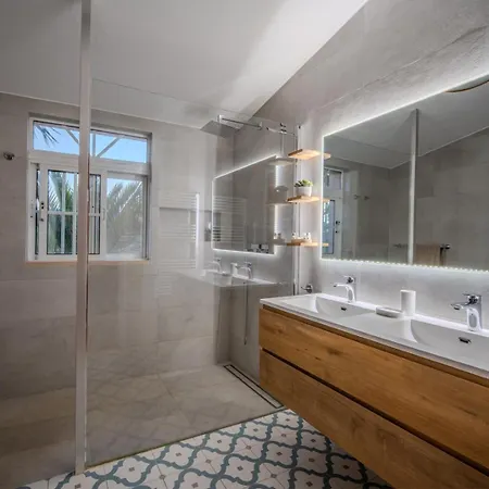Quinta Da Galina By Portucasa לואה