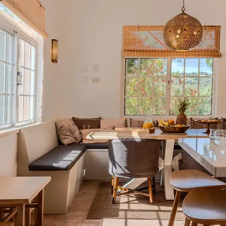 Quinta Da Galina By Portucasa