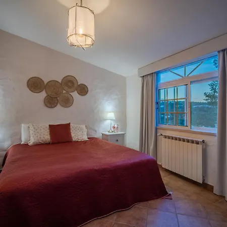 Quinta Da Galina By Portucasa *